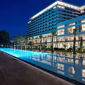 Ramada Plaza & Hotel